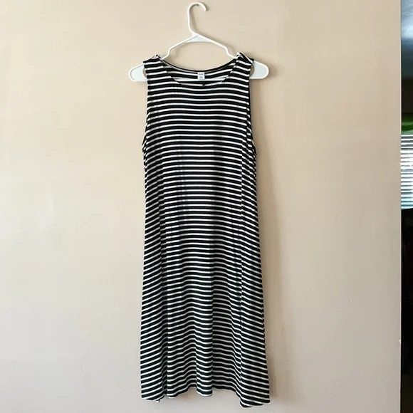 Old Navy Striped Dress - Picture 2 of 9